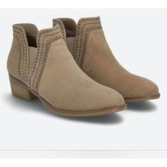 MIA Jayden‎ Pull On Bootie Ankle Boot Taupe Brown Size 7 Country Western Heel - Picture 1 of 10